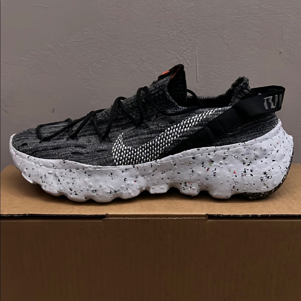 Nike Space hippie 04